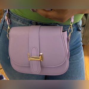 💜💜Brand New Lavender Crossbody Bag💜💜